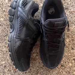 Nike Zoom Vomero 5 “Triple Black”