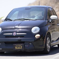 2015 Fiat 500e with Wireless CarPlay 