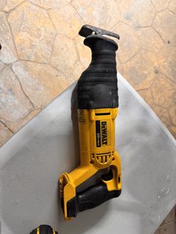 Dewalt saw