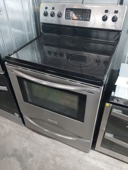 Frigidaire stainless steel glass-top stove - Free delivery