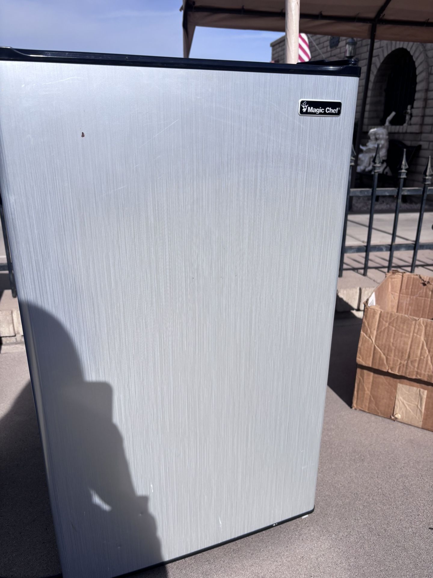 Magic Chef Mini Fridge 