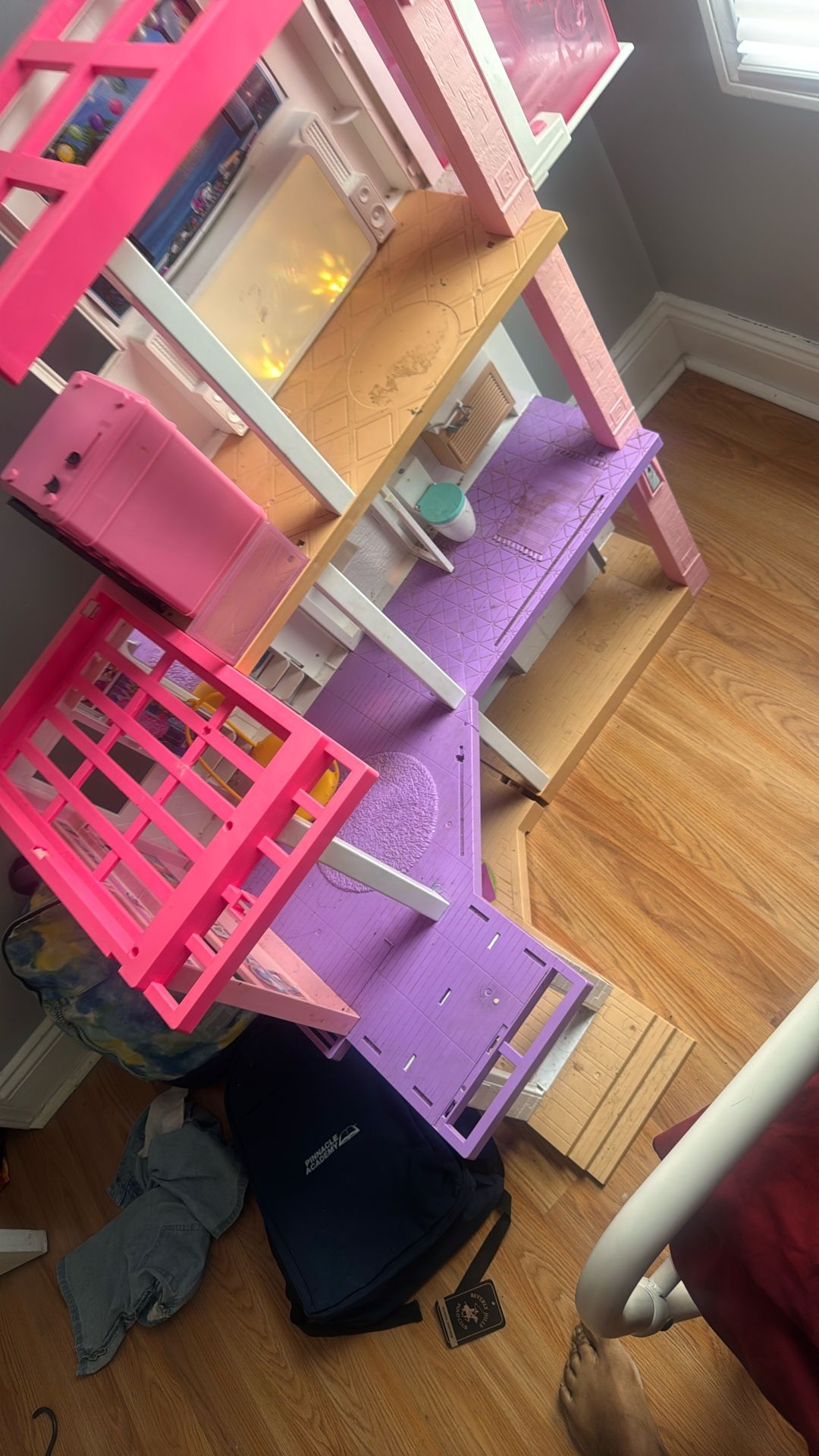 Barbie Dream House 