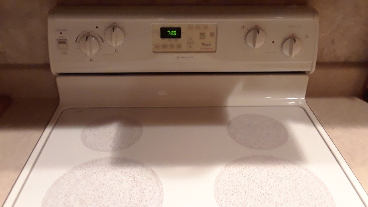 Whirlpool Electric Range Model RF198LXMC for Sale in Auburn, IN OfferUp