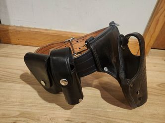 AUTHENTIC RANDOLPH POLICE DEPARTMENT UTILITY BELT COLLECTIBLE