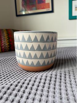 Small ceramic pot