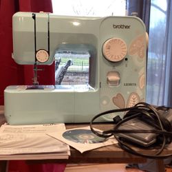   BROTHER FULL SIZE SEWING MACHINE 