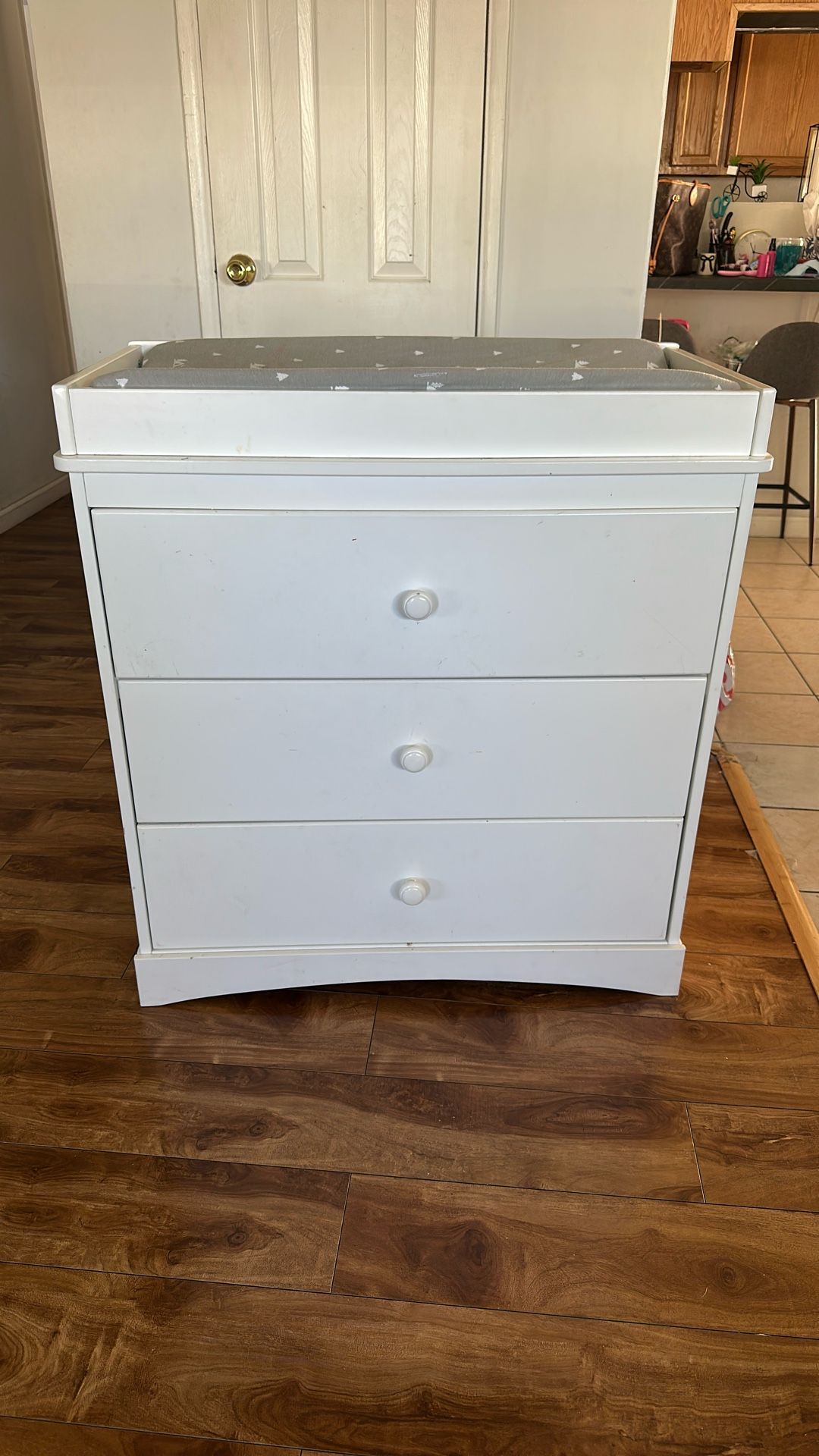 Changing Table / dresser 