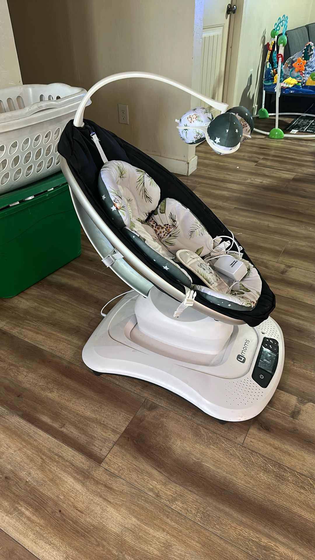 4 Momz Mamaroo Swing
