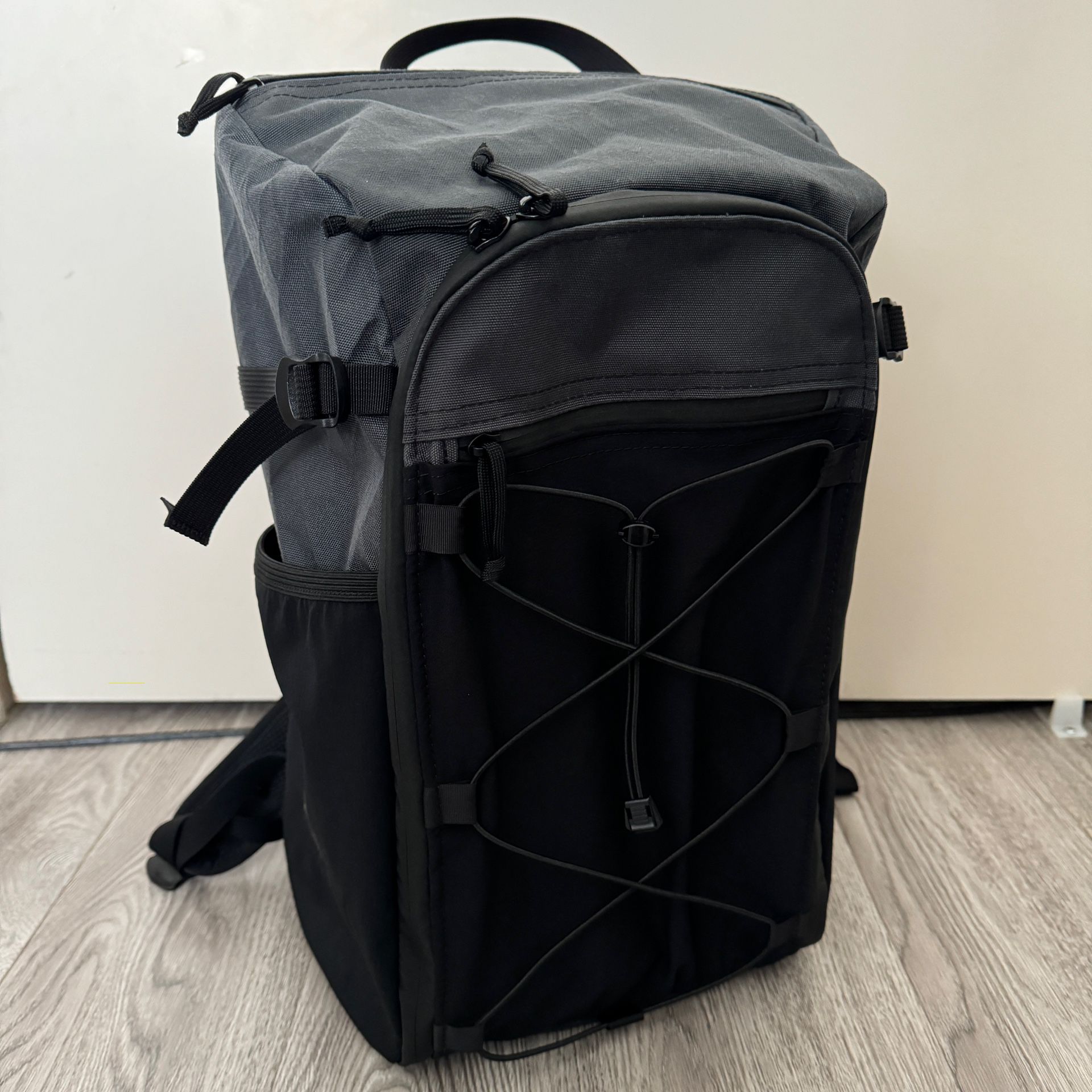 ULA Dragonfly 30L Travel Backpack - X50 Charcoal/Black Mesh