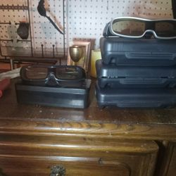 2 Different Working Models Of 3d Tv Glasses