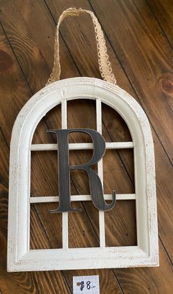 Wall Decor “R”