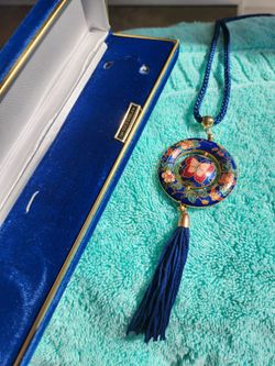 Womens Pendant Necklace *gold