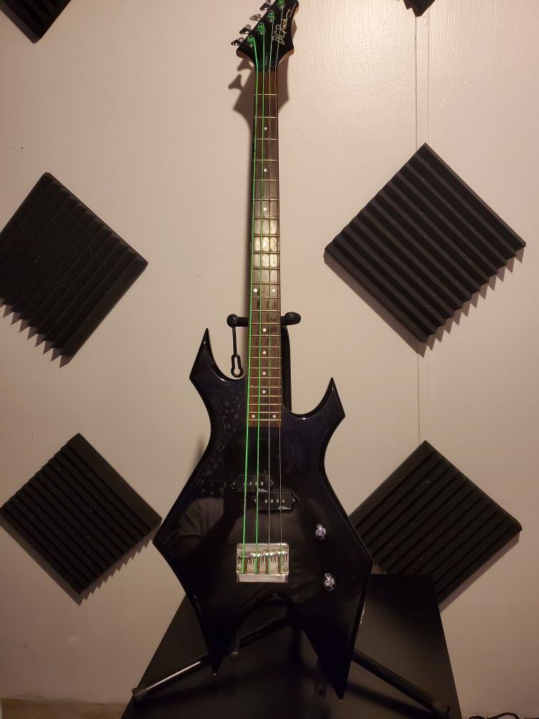 B.C. Rich Warlock bronze series Bass