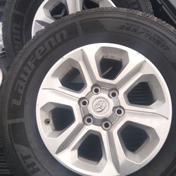 Toyota 4runner 6lug 17" Rims Tires (4)