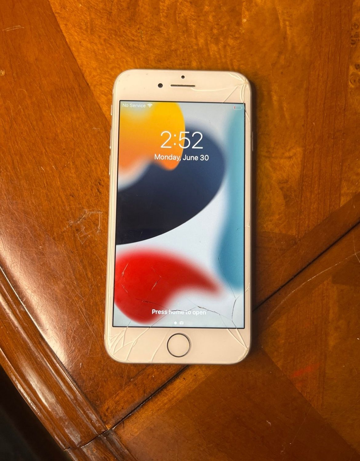 Fully Unlocked Cracked iPhone 7 