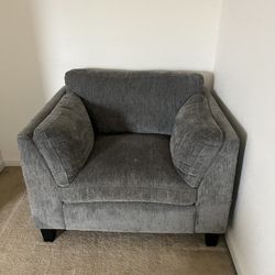 Oversized Chair 