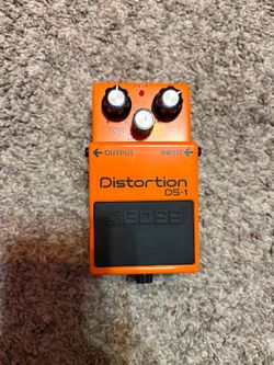Boss ds-1 distortion pedal