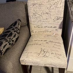 4 Counter Top Stools 