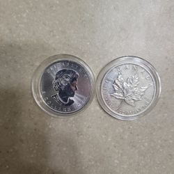 2008 And 2022 Canada Maple Leaf 1 Oz 999.9 Silver Coins.  $85 Each 