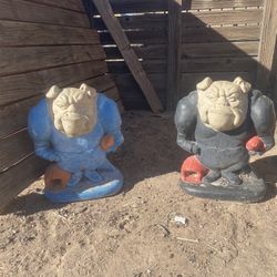 Very Cool Concrete Statues Bulldog Football Players