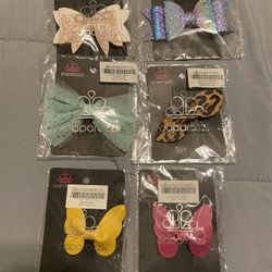 6 - PAPARAZZI HAIR CLIPS