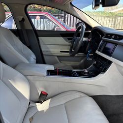 2017 Jaguar XF Automatic