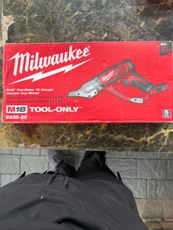 M18™ Cordless 18 Gauge Double Cut Shear Cizalla inalámbrica M18™ calibre 18 de corte doble Cisaille à coupe double de calibre 18 sans il M18™