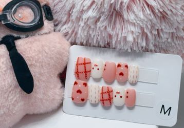 10-piece set of press-on false nails, full coverage nail tips, ready to stick on nails (medium size). Glue sticky tabs will be given