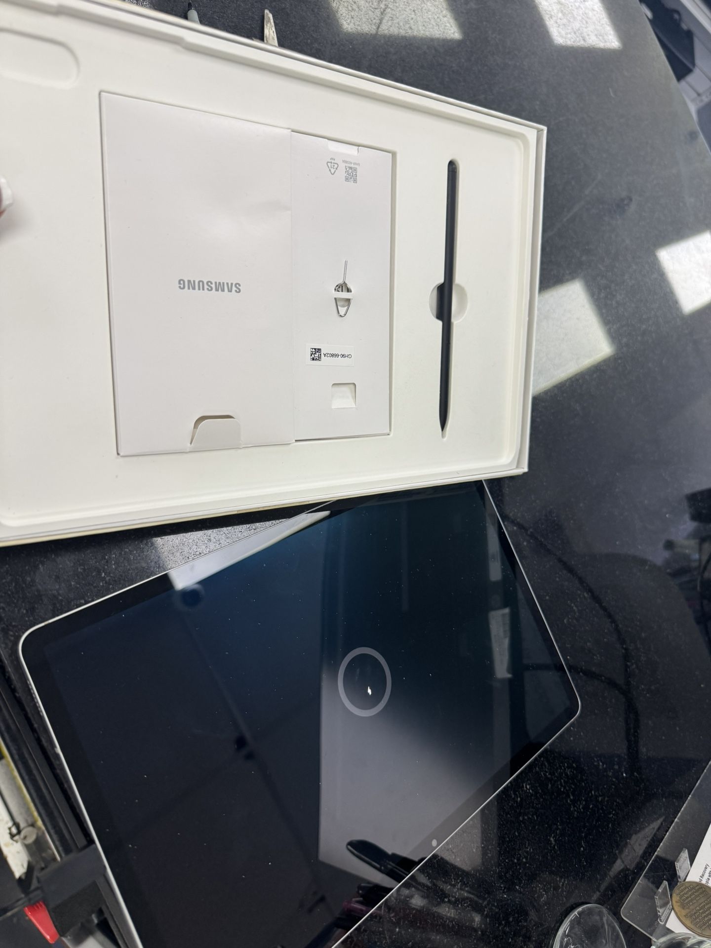 galaxy tab s8+ brand new comes with pen!