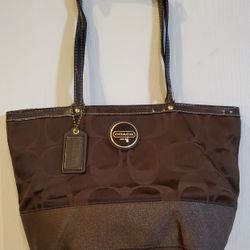 Authentic Coach Ladies Shoulder Handbag 