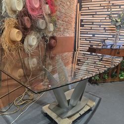 Glass Dining table/Retail 