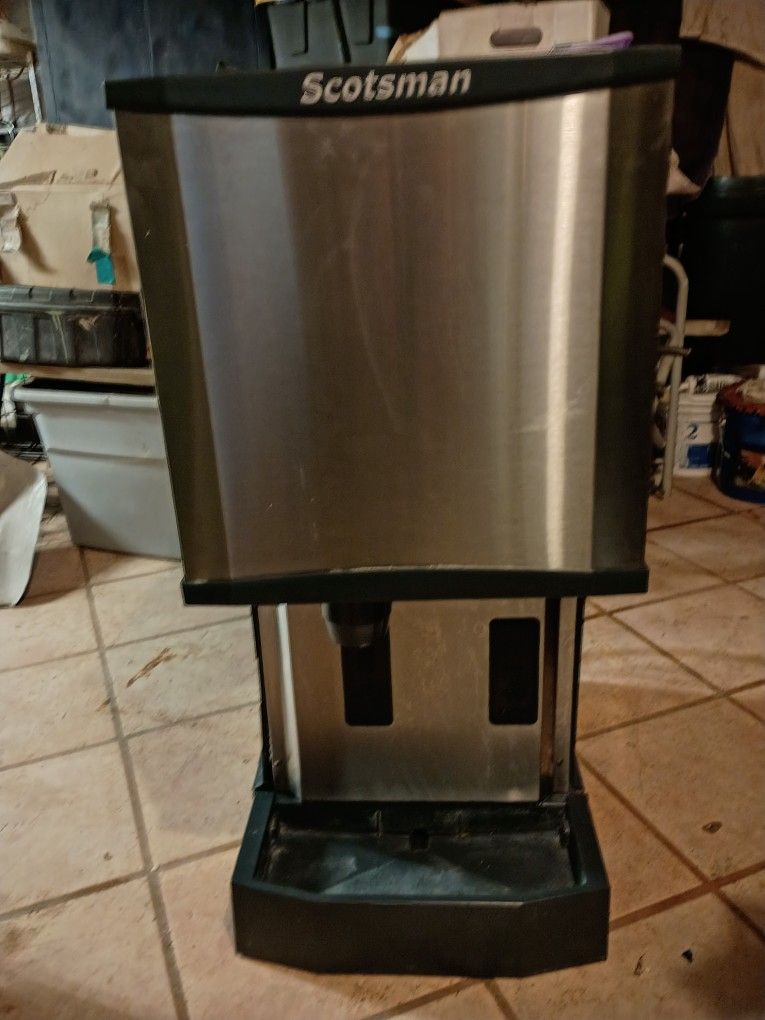 Scottsman Ice Make And Water Dispenser. Model 312A Countertop