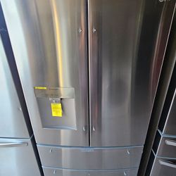 New LG Stainless Steel French Doors Refrigerator And Bottom Freezer 