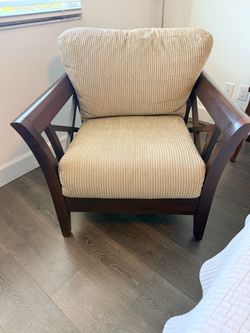 Accent chair