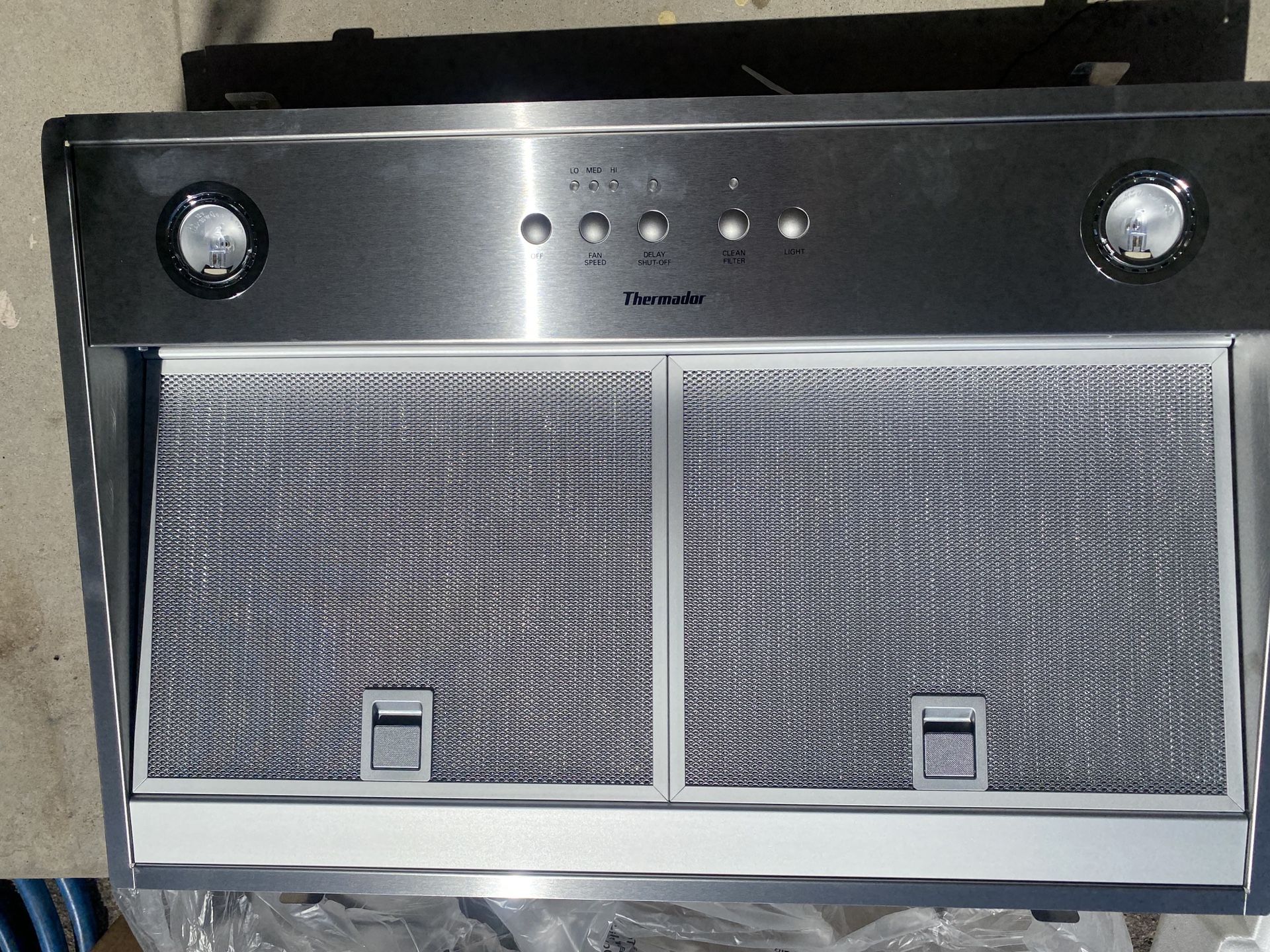 Thermador 30” Stainless steel hood insert and blower NEW