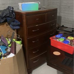 old dresser come get it 