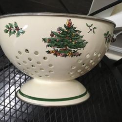 Spode  Christmas Colander Decor   New 