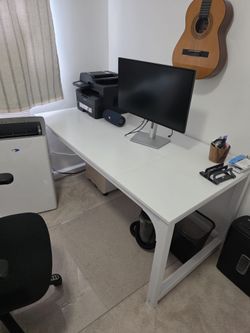 Free Desk 63*31.5 inch