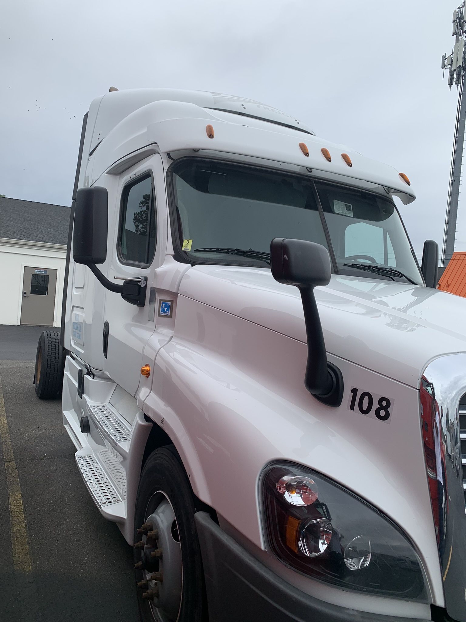 2019 FREIGHTLINER Cascadia