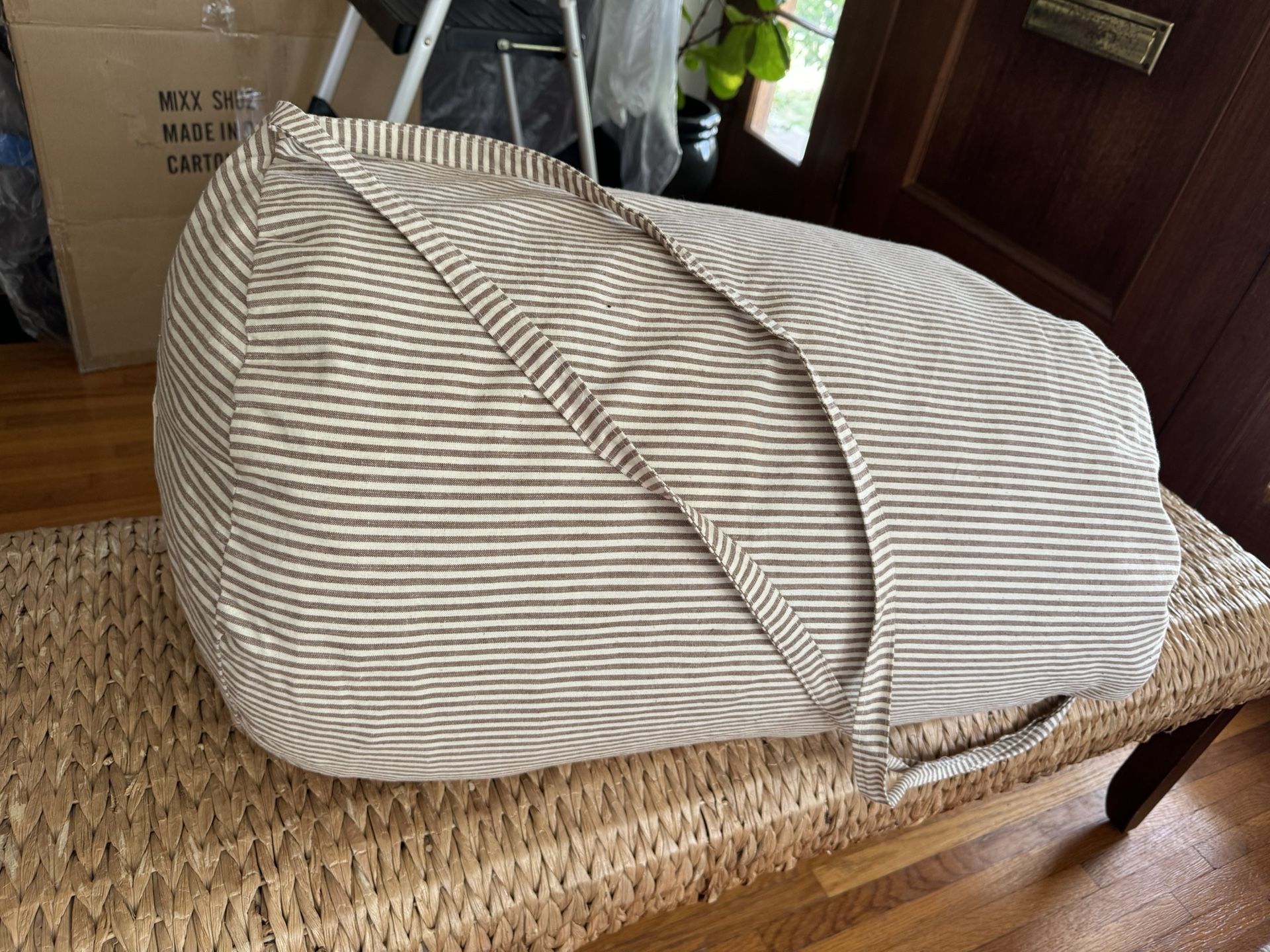 Hedgehouse Pillow/Throwbed - Luxury