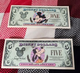 Disney money 2 piece set