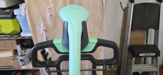 Clothing steamer