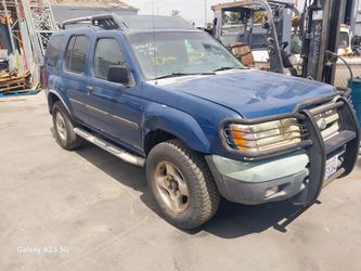 2001 Nissan Xterra  for Parts