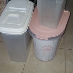 PET FOOD STORAGE. ASSORTMENT 