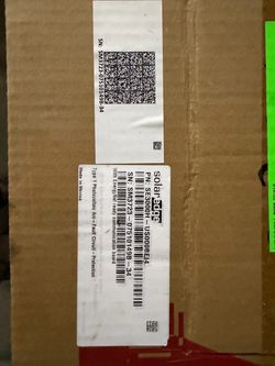 SolarEdge SE3000H-US000BEI4, 3,000-watt inverter.