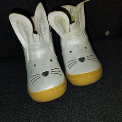 Cat & Jack Toddler (Estella) Silver Shimmering Bunny Boots W/Ears