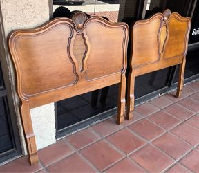 Twin head and footboard