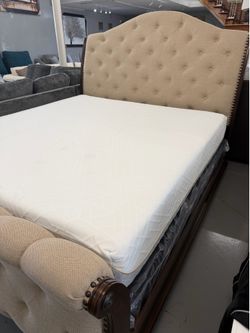Camas Disponibles (@)  Bedroom Set in Stock