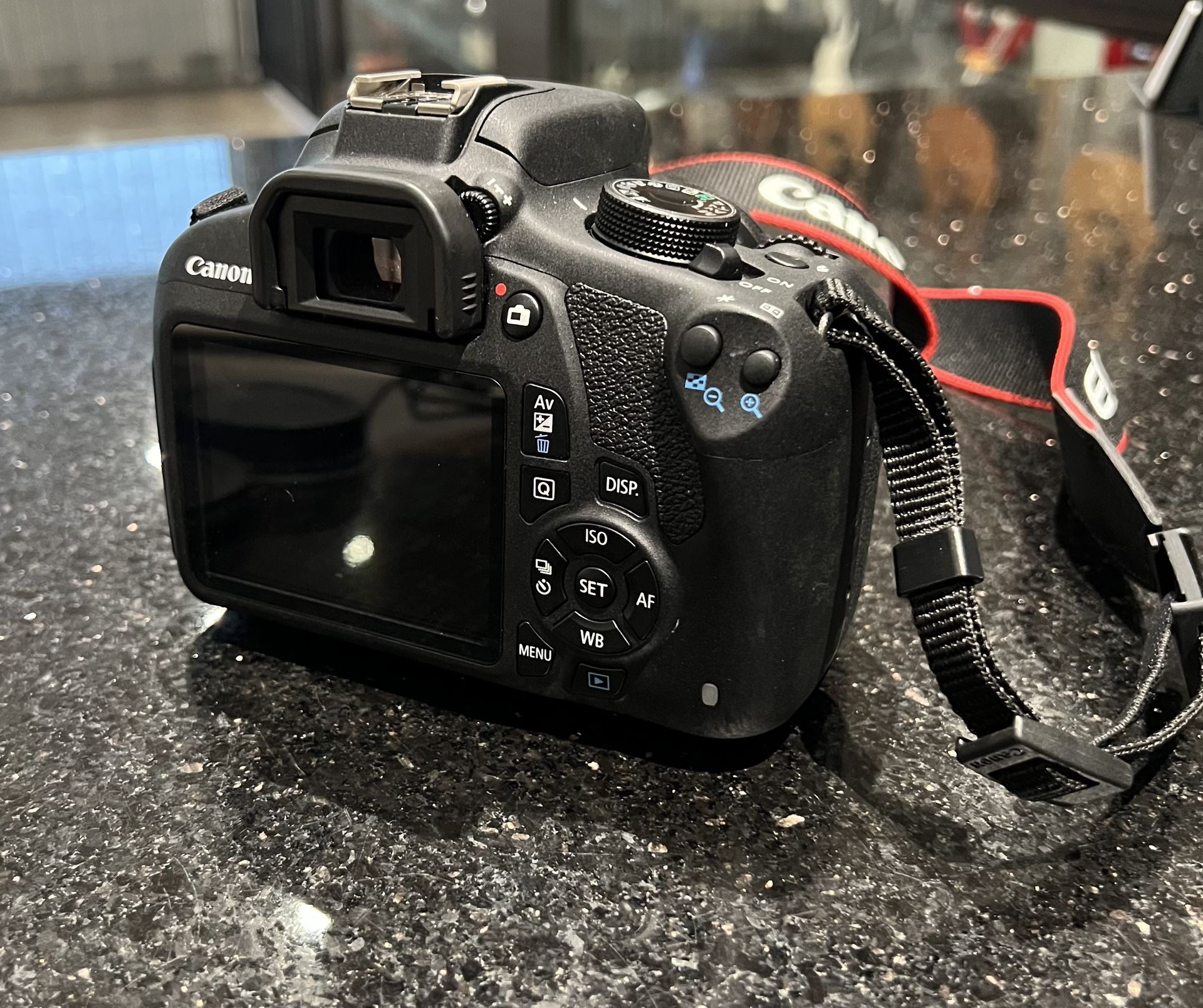 Canon Eos Rebel T5 Mint Condition Cameras & Photography