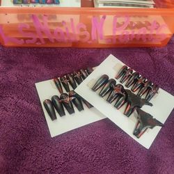 1 Set Of Press On Nails 